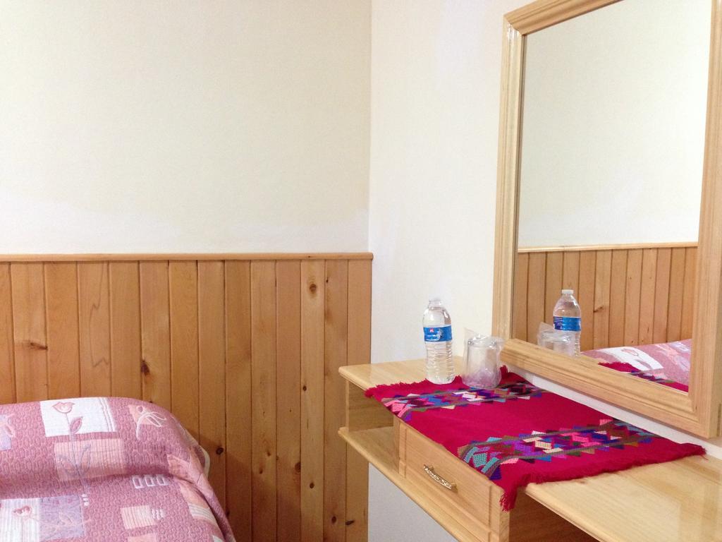 Hotel Posada Las Rosas San Cristóbal de Las Casas Cameră foto
