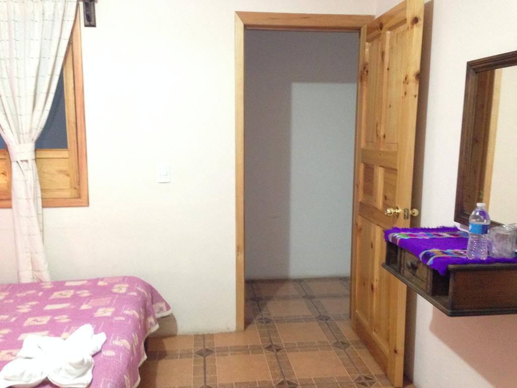 Hotel Posada Las Rosas San Cristóbal de Las Casas Cameră foto