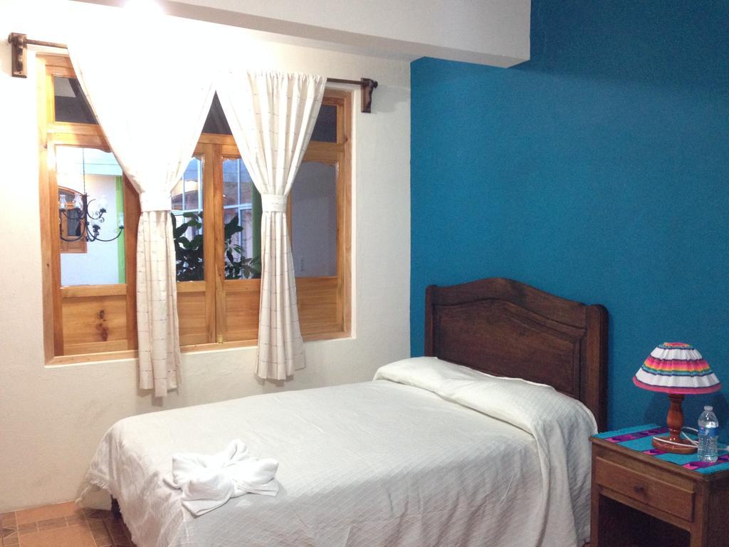 Hotel Posada Las Rosas San Cristóbal de Las Casas Cameră foto